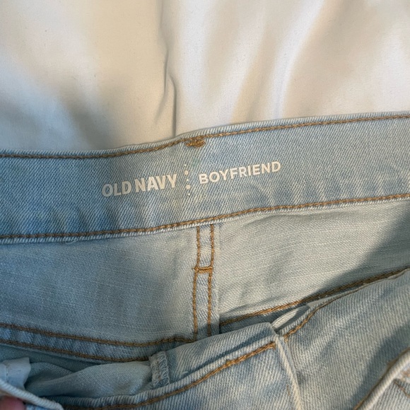 Old navy boyfriend shorts - Picture 5 of 6
